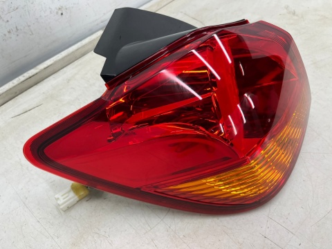 Lampa Mitsubishi ASX I Outlander Sport 10-19r. lewa tylna w błotnik oryginalna lewy tył Europa Lampa Mitsubishi ASX I Outlander Sport 10-19r. lewa tylna w błotnik oryginalna lewy tył Europa