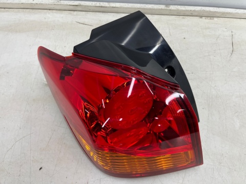 Lampa Mitsubishi ASX I Outlander Sport 10-19r. lewa tylna w błotnik oryginalna lewy tył Europa Lampa Mitsubishi ASX I Outlander Sport 10-19r. lewa tylna w błotnik oryginalna lewy tył Europa