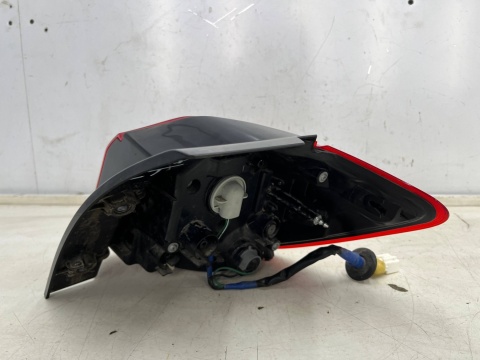 Lampa Mitsubishi ASX I Outlander Sport 10-19r. lewa tylna w błotnik oryginalna lewy tył Europa Lampa Mitsubishi ASX I Outlander Sport 10-19r. lewa tylna w błotnik oryginalna lewy tył Europa