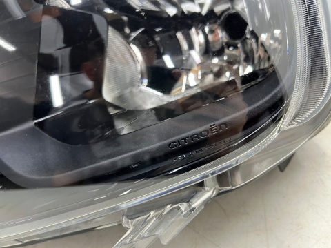 Lampa reflektor Citroen Berlingo III 3 Multispace 18-23r. lewa przednia wersja osobowa lewy przód 9816825180 Lampa reflektor Citroen Berlingo III 3 Multispace 18-23r. lewa przednia wersja osobowa lewy przód 9816825180