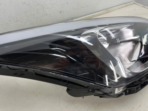 Lampa reflektor Hyundai i20 II GB 14-20r. PRAWA przednia ORYGINALNA Europa prawy przód 92102-c8000 Lampa reflektor Hyundai i20 II GB 14-20r. PRAWA przednia ORYGINALNA Europa prawy przód 92102-c8000