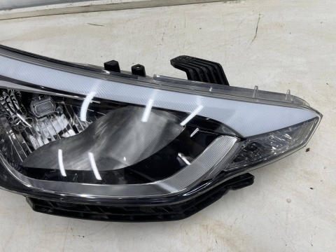 Lampa reflektor Hyundai i20 II GB 14-20r. PRAWA przednia ORYGINALNA Europa prawy przód 92102-c8000 Lampa reflektor Hyundai i20 II GB 14-20r. PRAWA przednia ORYGINALNA Europa prawy przód 92102-c8000