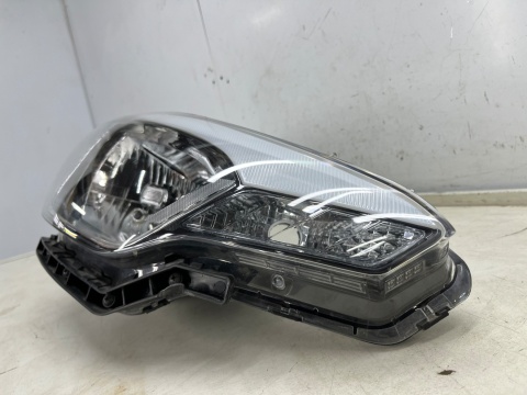 Lampa reflektor Hyundai i20 II GB 14-20r. PRAWA przednia ORYGINALNA Europa prawy przód 92102-c8000 Lampa reflektor Hyundai i20 II GB 14-20r. PRAWA przednia ORYGINALNA Europa prawy przód 92102-c8000