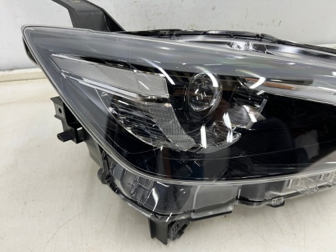 Lampa reflektor Mazda CX3 CX-3 14-21r. PRAWA przednia FULL LED 10pin prawy przód d10e-51030 Lampa reflektor Mazda CX3 CX-3 14-21r. PRAWA przednia FULL LED 10pin prawy przód d10e-51030