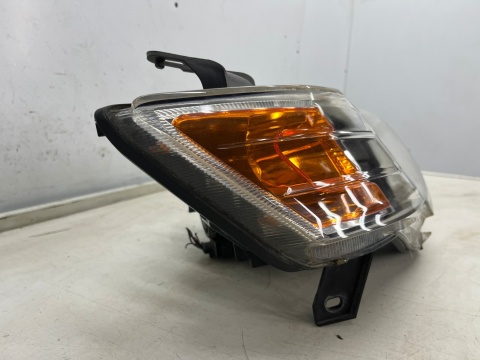Lampa reflektor Mitsubishi Colt 6 VI Z30 LIFT 08-12r. PRAWA przednia ORYGINALNA prawy przód EUROPA 8301b180 Lampa reflektor Mitsubishi Colt 6 VI Z30 LIFT 08-12r. PRAWA przednia ORYGINALNA prawy przód EUROPA 8301b180