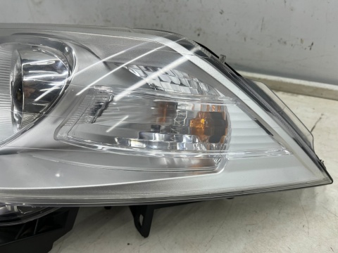 Lampa reflektor Renault Megane 2 II LIFT 05-09r. LEWA przednia soczewka H7 lewy przód Europa zamiennik TYC 20-b072 Lampa reflektor Renault Megane 2 II LIFT 05-09r. LEWA przednia soczewka H7 lewy przód Europa zamiennik TYC 20-b072