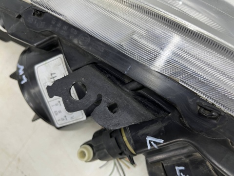 Lampa reflektor Renault Megane 2 II LIFT 05-09r. LEWA przednia soczewka H7 lewy przód Europa zamiennik TYC 20-b072 Lampa reflektor Renault Megane 2 II LIFT 05-09r. LEWA przednia soczewka H7 lewy przód Europa zamiennik TYC 20-b072