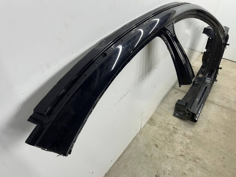 Poszycie BMW F10 sedan 10r.- prawy bok rama drzwi próg słupek A ćwiartka CZARNY KOLOR