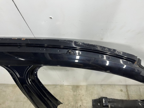 Poszycie BMW F10 sedan 10r.- prawy bok rama drzwi próg słupek A ćwiartka CZARNY KOLOR