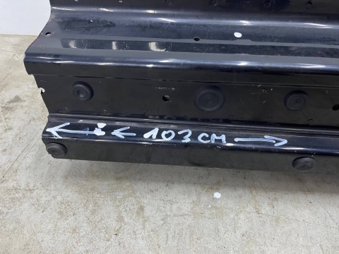 Poszycie BMW F10 sedan 10r.- prawy bok rama drzwi próg słupek A ćwiartka CZARNY KOLOR