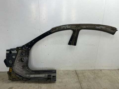 Poszycie BMW F10 sedan 10r.- prawy bok rama drzwi próg słupek A ćwiartka CZARNY KOLOR