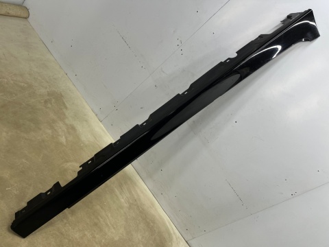 Nakładka progu BMW 5 F10 F11 sedan kombi 10-17r. prawa listwa próg zewnętrzny 7184774 Nakładka progu BMW 5 F10 F11 sedan kombi 10-17r. prawa listwa próg zewnętrzny 7184774