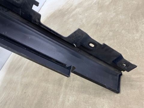 Nakładka progu BMW 5 F10 F11 sedan kombi 10-17r. prawa listwa próg zewnętrzny 7184774 Nakładka progu BMW 5 F10 F11 sedan kombi 10-17r. prawa listwa próg zewnętrzny 7184774