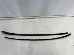 Listwa Ford Focus MK3 10-19r. prawa lewa nakładka listwa montażowa szyby przedniej czołowej komplet