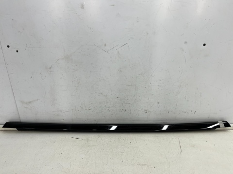 Listwa Porsche Panamera II 971 16-23r. lewa tylna listwa zgarniająca uszczelka zewnętrzna drzwi czarny połysk HIGH-GLOSS BLACK