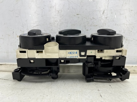 Panel klimatyzacji Mitsubishi Colt VI 6 Z30 LIFT 08-12r. nawiewu sterowania nawiewem wentylacją p7020a257-d Panel klimatyzacji Mitsubishi Colt VI 6 Z30 LIFT 08-12r. nawiewu sterowania nawiewem wentylacją p7020a257-d