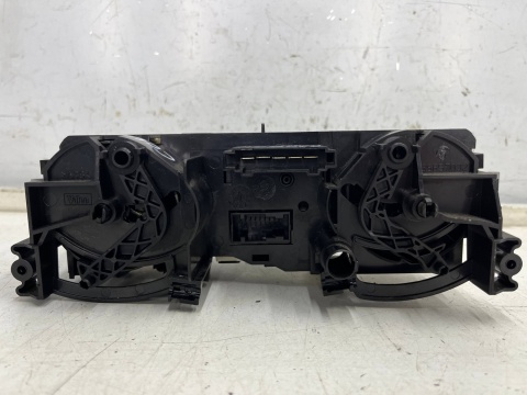 Panel klimatyzacji Mitsubishi Colt VI 6 Z30 LIFT 08-12r. nawiewu sterowania nawiewem wentylacją p7020a257-d Panel klimatyzacji Mitsubishi Colt VI 6 Z30 LIFT 08-12r. nawiewu sterowania nawiewem wentylacją p7020a257-d