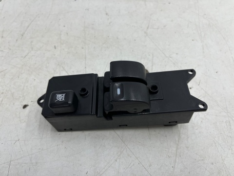 Przełącznik Mitsubishi Colt VI 6 Z30 3D 5D 04-12r. panel przycisk szyb lewy przedni kierowcy 8608a076 Przełącznik Mitsubishi Colt VI 6 Z30 3D 5D 04-12r. panel przycisk szyb lewy przedni kierowcy 8608a076