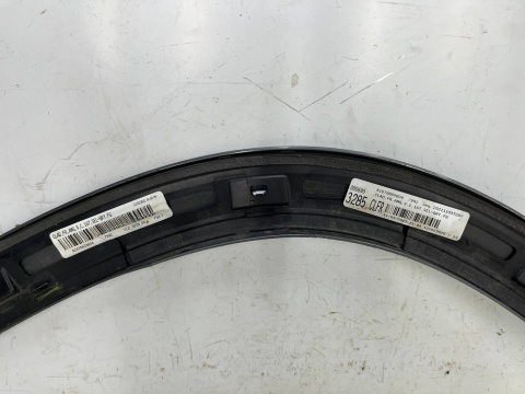 Listwa Mercedes GLE II w167 AMG 19r.- prawy przedni rant nadkola błotnika nakładka prawy przód a1678809804 a1678840200 Listwa Mercedes GLE II w167 AMG 19r.- prawy przedni rant nadkola błotnika nakładka prawy przód a1678809804 a1678840200