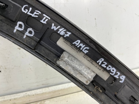 Listwa Mercedes GLE II w167 AMG 19r.- prawy przedni rant nadkola błotnika nakładka prawy przód a1678809804 a1678840200 Listwa Mercedes GLE II w167 AMG 19r.- prawy przedni rant nadkola błotnika nakładka prawy przód a1678809804 a1678840200