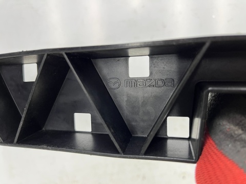 Ślizg Mazda CX-30 CX30 2019r.- tylny środkowy wspornik zderzaka wzmocnienie dfr5-50291 Ślizg Mazda CX-30 CX30 2019r.- tylny środkowy wspornik zderzaka wzmocnienie dfr5-50291