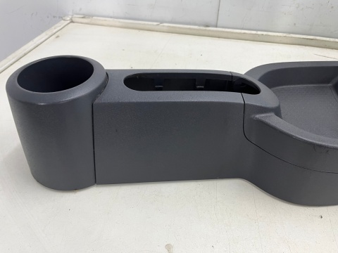 Tunel środkowy Mitsubishi Colt 6 Z30 VI 3d 5d 04-12r. obudowa uchwyty na kubki mieszek lewarka Tunel środkowy Mitsubishi Colt 6 Z30 VI 3d 5d 04-12r. obudowa uchwyty na kubki mieszek lewarka