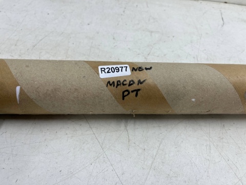 Listwa Porsche Macan I 95b 14r.- NOWA prawa tylna chromowana listwa górnej uszczelki zewnętrznej szyby drzwi prawy tył 95b853908 Listwa Porsche Macan I 95b 14r.- NOWA prawa tylna chromowana listwa górnej uszczelki zewnętrznej szyby drzwi prawy tył 95b853908