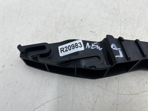 Ślizg Porsche Boxster IV Cayman 982 718 12-25r. NOWE lewe przednie mocowanie wspornik uchwyt zderzaka lewy przód 982807055 Ślizg Porsche Boxster IV Cayman 982 718 12-25r. NOWE lewe przednie mocowanie wspornik uchwyt zderzaka lewy przód 982807055
