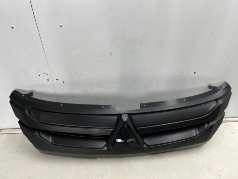 Atrapa Mitsubishi L200 5 V 19r.- grill przednia maskownica zderzaka znaczek 7450B264 Atrapa Mitsubishi L200 5 V 19r.- grill przednia maskownica zderzaka znaczek 7450B264