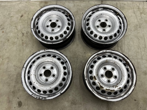 Felgi stalowe VW Transporter T5 T6 2003r.- r16 cali 6,5jx16 ET51 5x120 KOMPLET 7h0601027d Felgi stalowe VW Transporter T5 T6 2003r.- r16 cali 6,5jx16 ET51 5x120 KOMPLET 7h0601027d