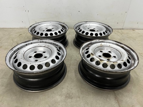 Felgi stalowe VW Transporter T5 T6 2003r.- r16 cali 6,5jx16 ET51 5x120 KOMPLET 7h0601027d Felgi stalowe VW Transporter T5 T6 2003r.- r16 cali 6,5jx16 ET51 5x120 KOMPLET 7h0601027d