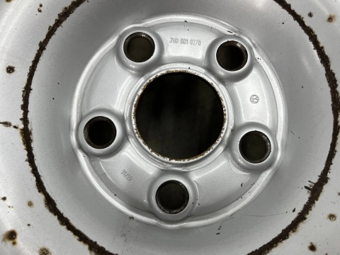 Felgi stalowe VW Transporter T5 T6 2003r.- r16 cali 6,5jx16 ET51 5x120 KOMPLET 7h0601027d Felgi stalowe VW Transporter T5 T6 2003r.- r16 cali 6,5jx16 ET51 5x120 KOMPLET 7h0601027d