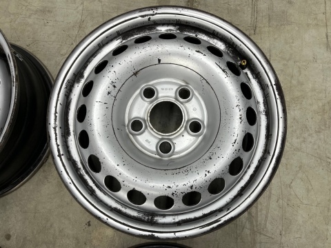 Felgi stalowe VW Transporter T5 T6 2003r.- r16 cali 6,5jx16 ET51 5x120 KOMPLET 7h0601027d Felgi stalowe VW Transporter T5 T6 2003r.- r16 cali 6,5jx16 ET51 5x120 KOMPLET 7h0601027d