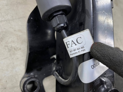 Hak holowniczy Porsche Cayenne II 7p 10-17r. ELEKTRYCZNY składany na przyczepę oryginalny Westfalia kula wiązka 7p5803881d Hak holowniczy Porsche Cayenne II 7p 10-17r. ELEKTRYCZNY składany na przyczepę oryginalny Westfalia kula wiązka 7p5803881d