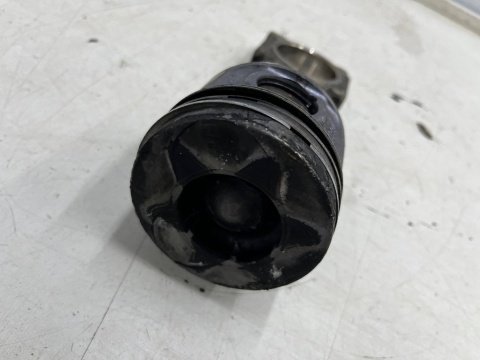 Tłok korbowód Renault Megane Clio Scenic Laguna Dacia Logan Duster Sandero Nissan Note Qashqai Micra 1.5 dCi kod silnika K9KT766