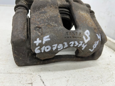 Zacisk hamulcowy Dacia Logan 1 I 04-12r lewe przednie jarzmo mocowanie Zacisk hamulcowy Dacia Logan 1 I 04-12r lewe przednie jarzmo mocowanie