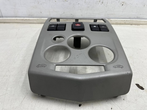 Deska rozdzielcza Dacia Logan 1 I MCV konsola środkowa deski ramka obudowa radia dekor 8200751186 Deska rozdzielcza Dacia Logan 1 I MCV konsola środkowa deski ramka obudowa radia dekor 8200751186