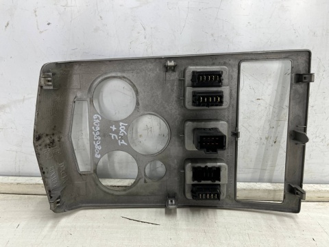 Deska rozdzielcza Dacia Logan 1 I MCV konsola środkowa deski ramka obudowa radia dekor 8200751186 Deska rozdzielcza Dacia Logan 1 I MCV konsola środkowa deski ramka obudowa radia dekor 8200751186