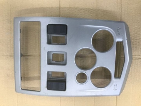 Deska rozdzielcza Dacia Logan 1 I MCV konsola środkowa deski ramka obudowa radia dekor 8200751186 Deska rozdzielcza Dacia Logan 1 I MCV konsola środkowa deski ramka obudowa radia dekor 8200751186