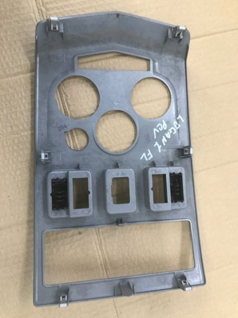 Deska rozdzielcza Dacia Logan 1 I MCV konsola środkowa deski ramka obudowa radia dekor 8200751186 Deska rozdzielcza Dacia Logan 1 I MCV konsola środkowa deski ramka obudowa radia dekor 8200751186