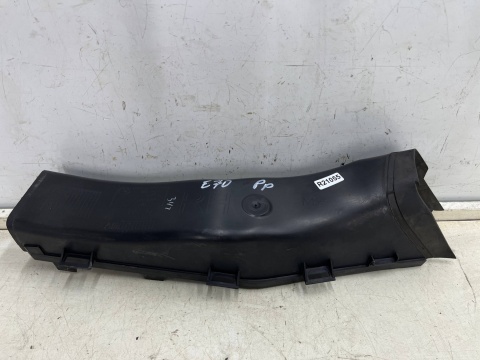 Kanał powietrza BMW X5 E70 06-13r. prawa przednia kierownica zderzaka chłodzenia hamulców M-PAKIET 8037140 Kanał powietrza BMW X5 E70 06-13r. prawa przednia kierownica zderzaka chłodzenia hamulców M-PAKIET 8037140