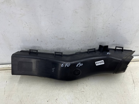 Kanał powietrza BMW X5 E70 06-13r. prawa przednia kierownica zderzaka chłodzenia hamulców M-PAKIET 8037140 Kanał powietrza BMW X5 E70 06-13r. prawa przednia kierownica zderzaka chłodzenia hamulców M-PAKIET 8037140