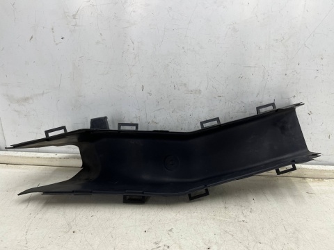 Kanał powietrza BMW X5 E70 06-13r. prawa przednia kierownica zderzaka chłodzenia hamulców M-PAKIET 8037140 Kanał powietrza BMW X5 E70 06-13r. prawa przednia kierownica zderzaka chłodzenia hamulców M-PAKIET 8037140