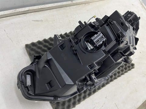 Lampa reflektor BMW 4 F32 F33 F82 Lift LCI 17-20r. ADAPTIVE LED prawa przednia Europa 7498920 Lampa reflektor BMW 4 F32 F33 F82 Lift LCI 17-20r. ADAPTIVE LED prawa przednia Europa 7498920