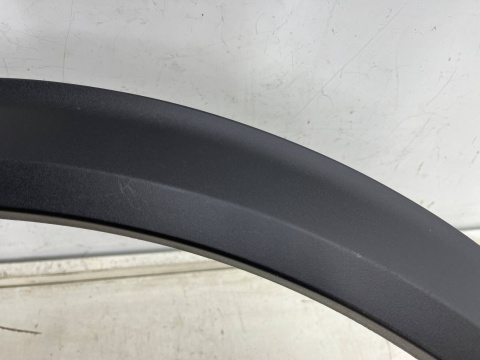 Listwa Peugeot 2008 II 19r.- lewy przedni rant nadkola błotnika nakładka lewy przód 9825736480 Listwa Peugeot 2008 II 19r.- lewy przedni rant nadkola błotnika nakładka lewy przód 9825736480