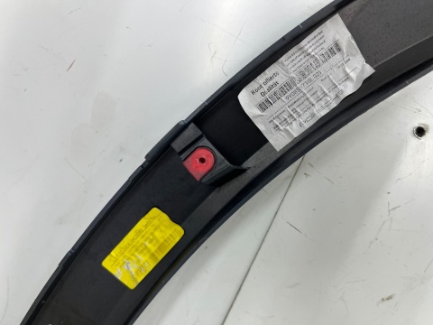 Listwa Porsche Cayenne III 9y 17r.- PRAWY przedni rant nadkola błotnika nakładka prawy przód 9y0853818k 9y0853718l Listwa Porsche Cayenne III 9y 17r.- PRAWY przedni rant nadkola błotnika nakładka prawy przód 9y0853818k 9y0853718l