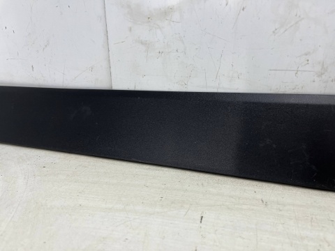 Listwa Seat Arona 17r.- lewa przednia DOLNA nakładka drzwi boczna lewy przód 6f9853959 Listwa Seat Arona 17r.- lewa przednia DOLNA nakładka drzwi boczna lewy przód 6f9853959