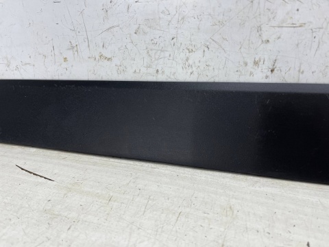 Listwa Seat Arona 17r.- lewa przednia DOLNA nakładka drzwi boczna lewy przód 6f9853959 Listwa Seat Arona 17r.- lewa przednia DOLNA nakładka drzwi boczna lewy przód 6f9853959