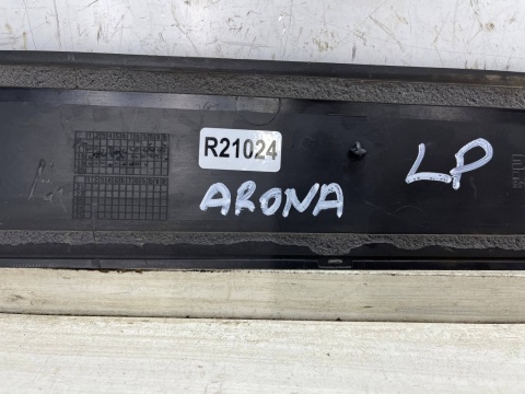 Listwa Seat Arona 17r.- lewa przednia DOLNA nakładka drzwi boczna lewy przód 6f9853959 Listwa Seat Arona 17r.- lewa przednia DOLNA nakładka drzwi boczna lewy przód 6f9853959