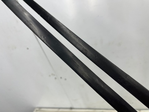 Listwa VW Passat B5 96-05r. prawa lewa nakładka zgarniająca szyby przedniej czołowej zaślepki komplet Listwa VW Passat B5 96-05r. prawa lewa nakładka zgarniająca szyby przedniej czołowej zaślepki komplet